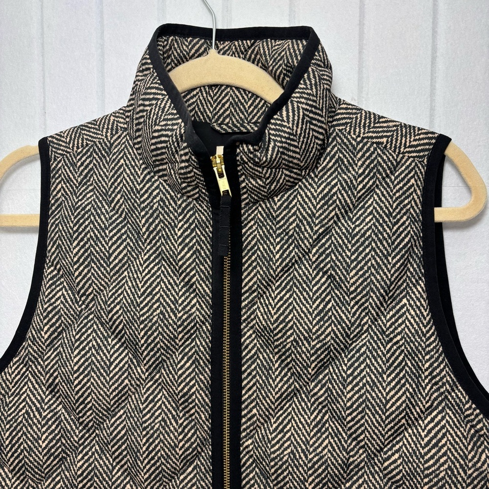 J. Crew Black and Cream Herringbone Quilted Vest Size S - Picture 4 of 12